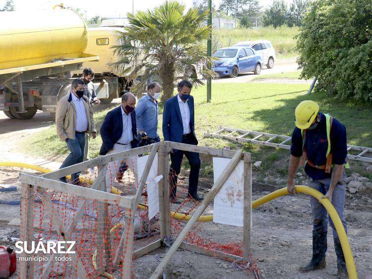 Katopodis y Simone recorrieron obras y conversaron con los vecinos de Villa Belgrano: “Domingo Moccero nos trajo el gas a Villa Belgrano y Ricardo -su hijo- nos trae las cloacas”