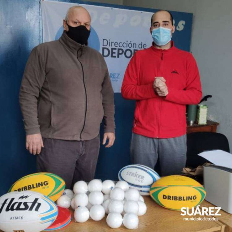 Entrega de material deportivo a clubes del distrito