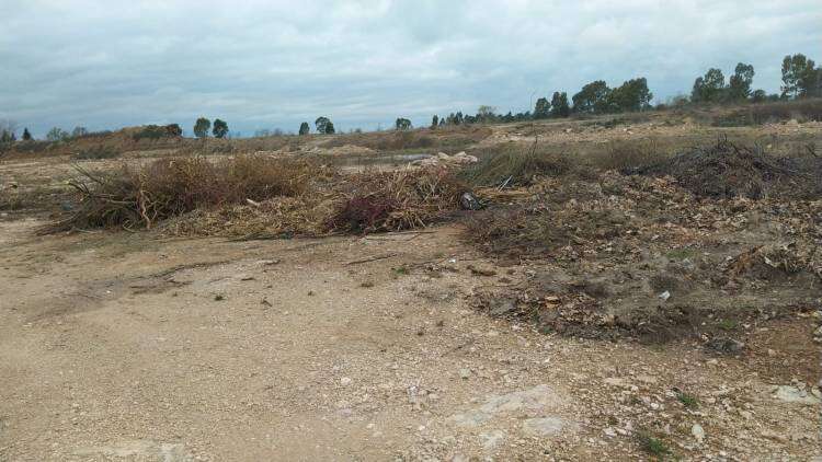 El anuncio del futuro “Parque Daniel Scioli”  realizado hace más de ocho años convertido en una cava 