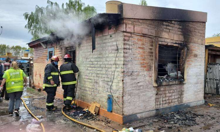 Tragedia en Villa Ressia: confirman siete personas fallecidas en un incendio