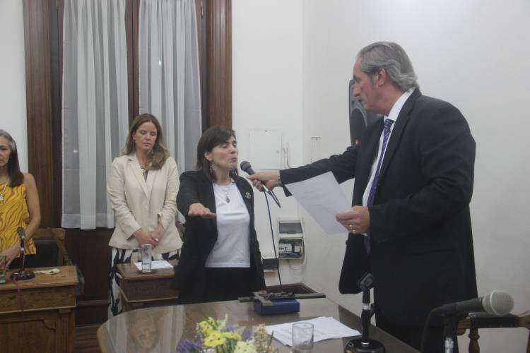 Los concejales electos tomaron juramento en el HCD