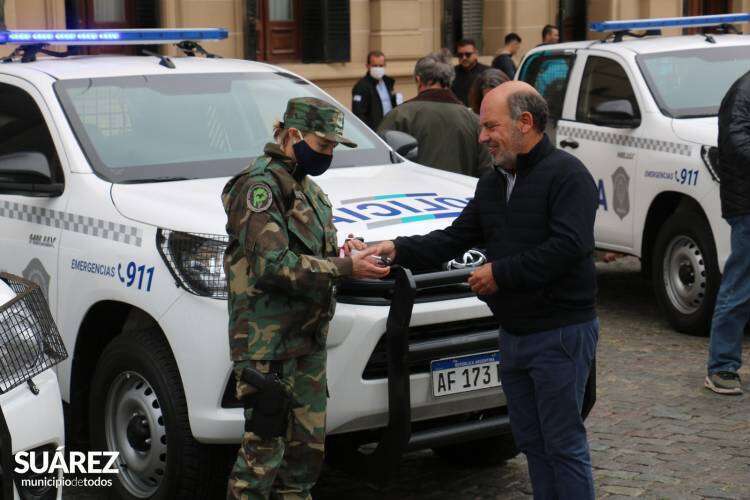 El Ministro de Seguridad Sergio Berni entregó 4 móviles al CPR Coronel Suárez