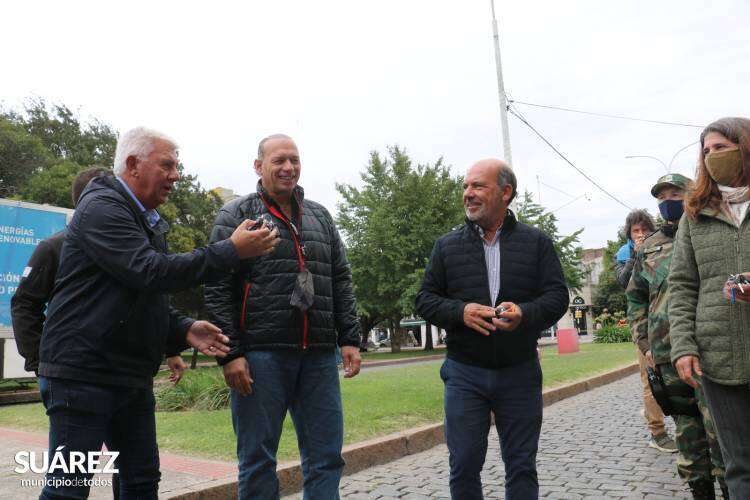 El Ministro de Seguridad Sergio Berni entregó 4 móviles al CPR Coronel Suárez