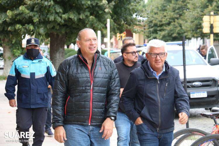 El Ministro de Seguridad Sergio Berni entregó 4 móviles al CPR Coronel Suárez