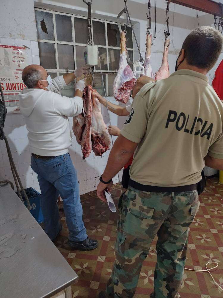 Faena clandestina en tradicional supermercado