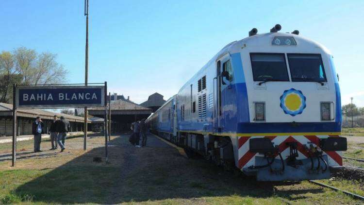 Vuelve el tren de pasajeros a Bahía Blanca pero pierde una frecuencia y tardará más de 18 horas