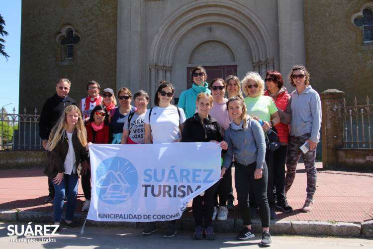 Turismo: Recorrida por la Iglesia San José Obrero y la Plaza Sergio Denis con los participantes de la Corre Caminata a San José 