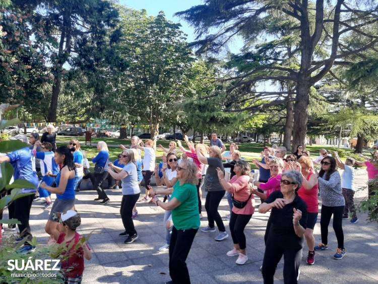 Personas Mayores: Gran participación de la comunidad en la jornada recreativa que se realizó en la Plaza San Martín