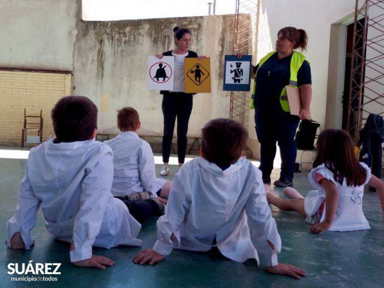 Inspección y Tránsito: Se charló sobre seguridad vial en las escuelas Primaria N° 32, N° 11 y en el Centro de Día
