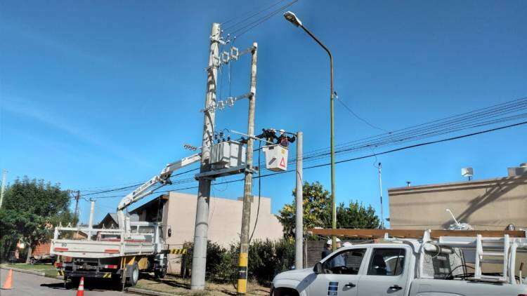 Edes amplió las redes troncales de Coronel Suárez