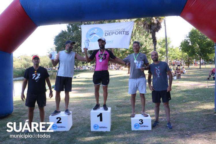 Los triatletas Érica Peralta y Matías Heffner (Pigüé) se quedaron con el “Román Collossi”