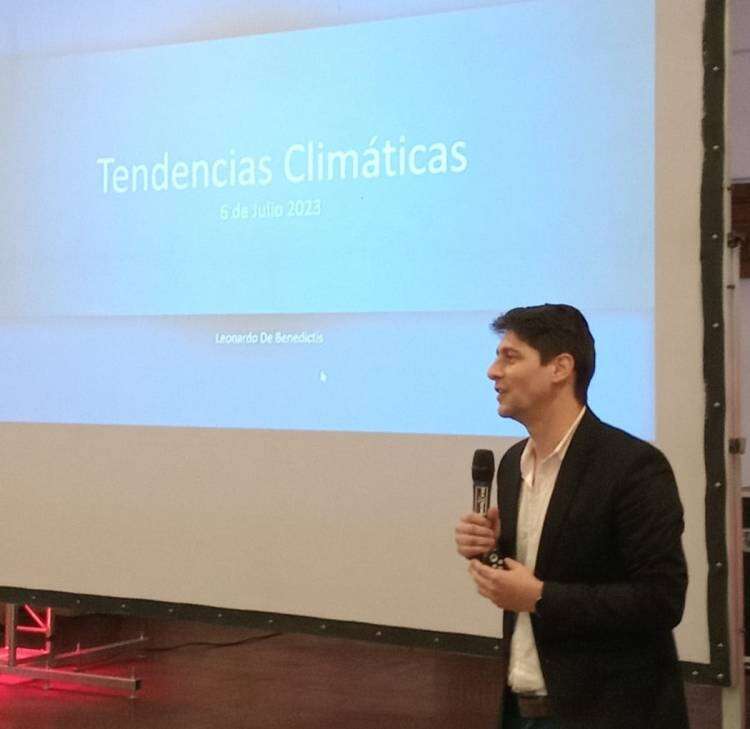 De Benedictis y Lazzari disertaron en la Sociedad Rural de Coronel Suárez con una gran asistencia