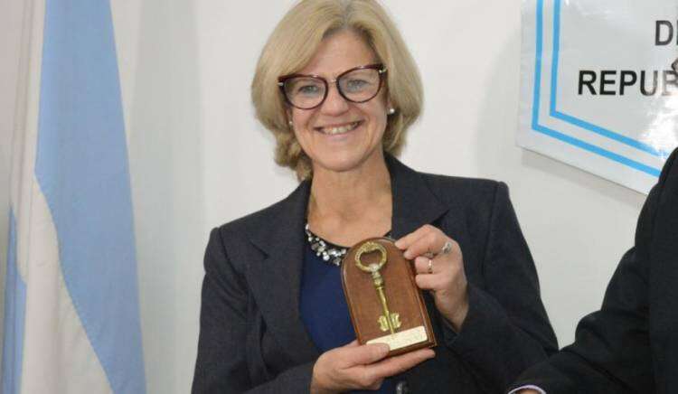 Karina Steinbach asumió un nuevo mandato como presidente de Rotary Las Colonias