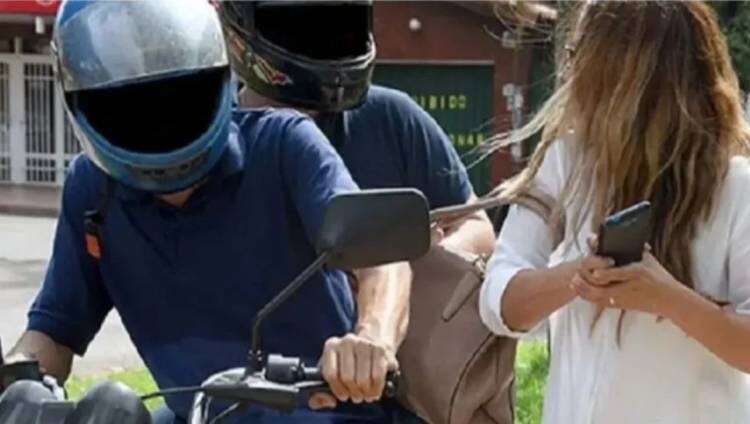 En la zona del Penna: motochorros atacaron a una mujer y le robaron la mochila 