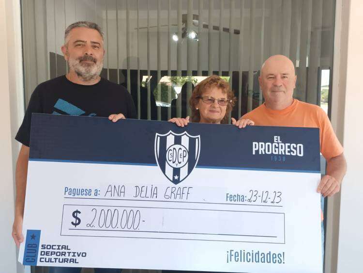 El Progreso entregó los dos millones de su Bono Especial Pro Riego Cancha Auxiliar