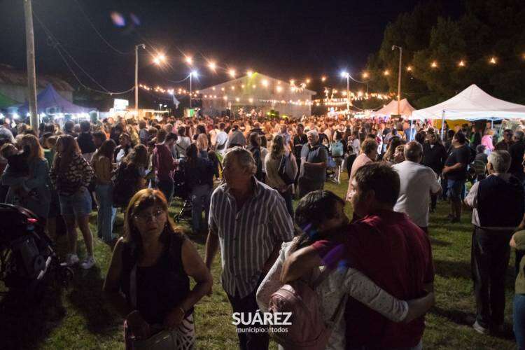Espectacular convocatoria tuvo la 4° edición de la Biergarden en el Paseo del Riel
