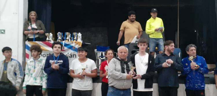 Emocionante Cierre de Año en la Final Interligas de Ajedrez: Coronel Suárez Brilló en Jaureguí