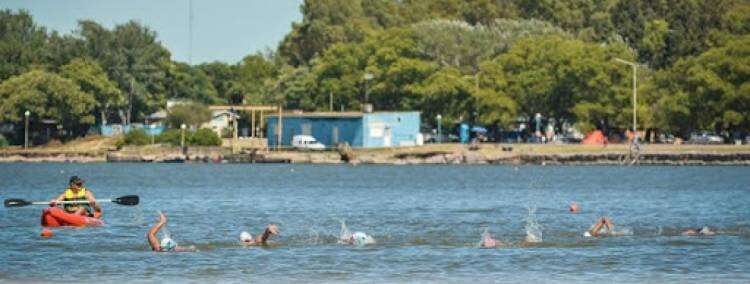 UN NUEVO CRUCE A NADO AL LAGO COCHICÓ