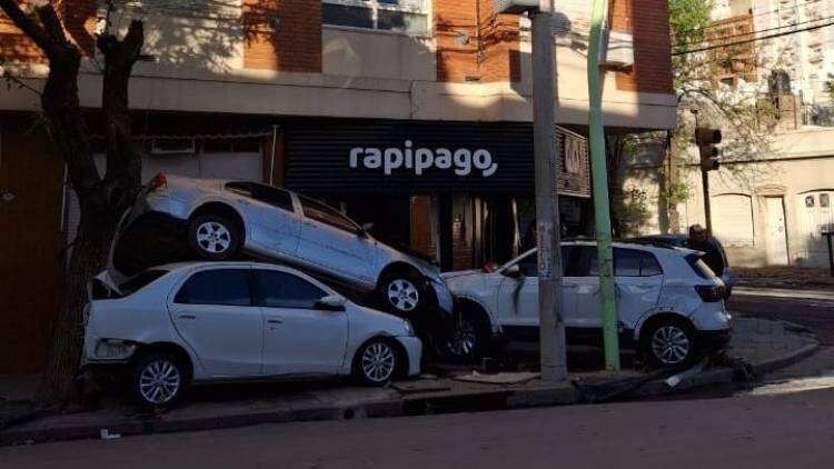 El día después de la catástrofe: Bahía volvió a amanecer destrozada