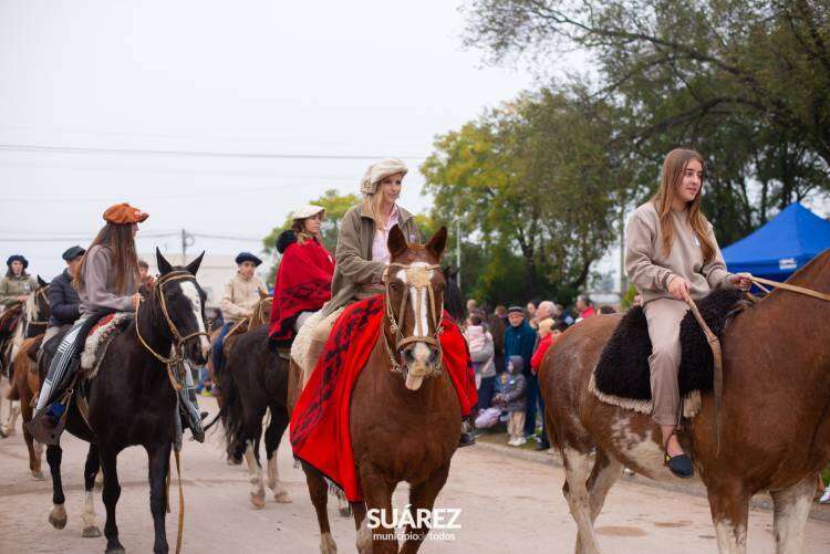 A 215 años de la Revolución de Mayo: El 25 de Mayo se conmemoró en la barriada de Villa Belgrano