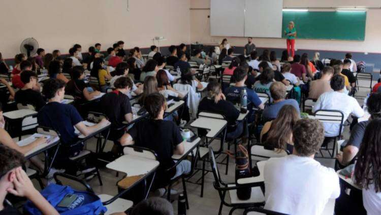 Un estudiante universitario necesita más de $ 783 mil por mes para vivir en Bahía