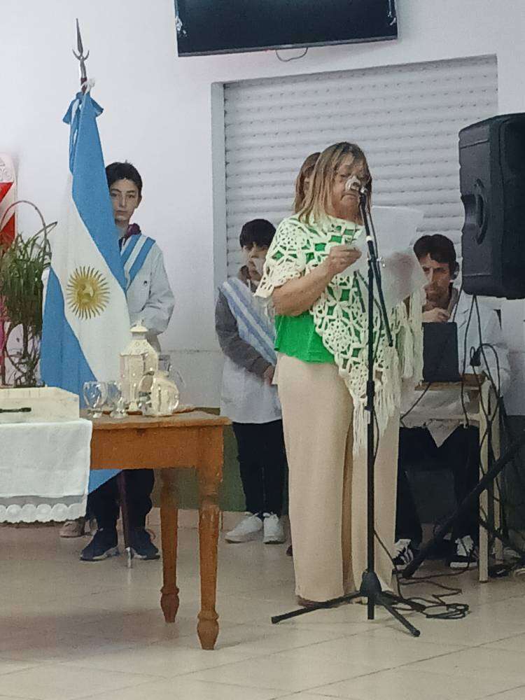 Emotivo acto oficial por el Día del Maestro en Pueblo San José