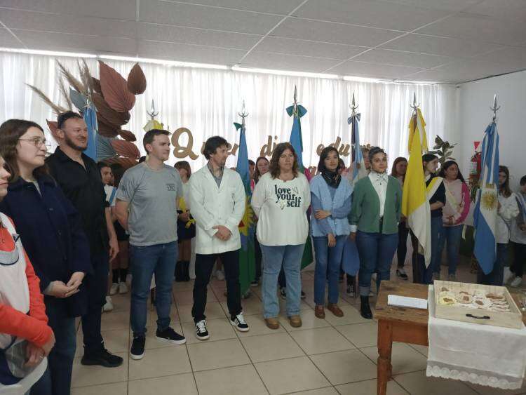 Emotivo acto oficial por el Día del Maestro en Pueblo San José