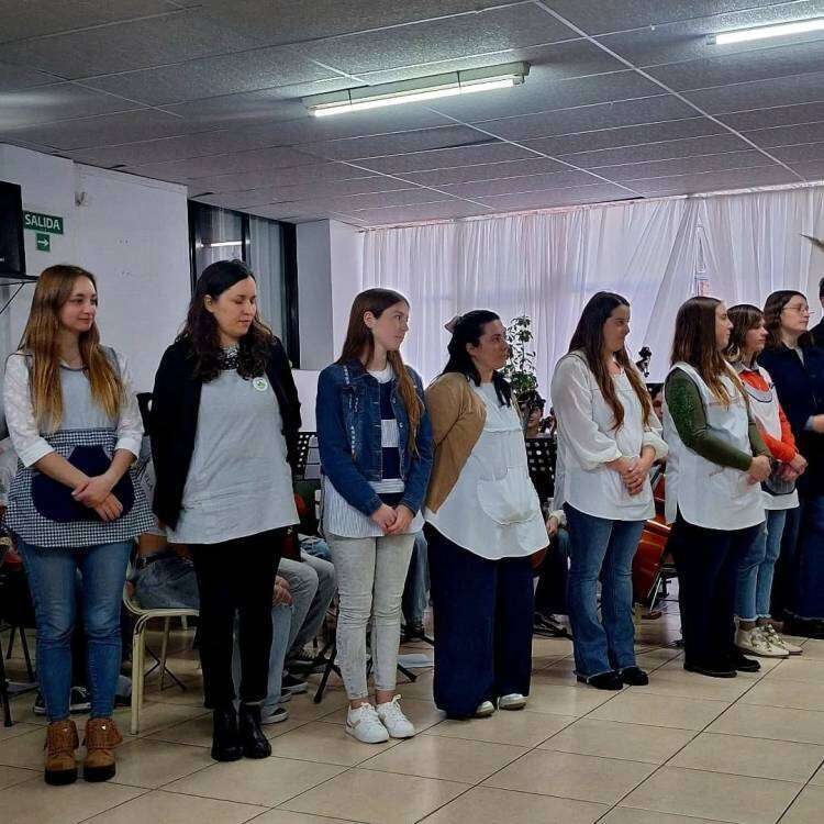 Emotivo acto oficial por el Día del Maestro en Pueblo San José