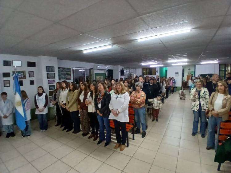 Emotivo acto oficial por el Día del Maestro en Pueblo San José