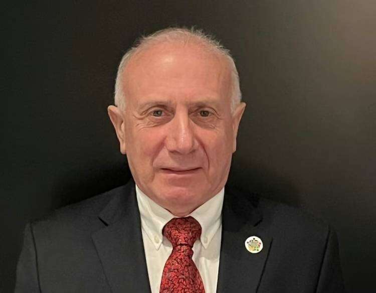 Un médico de Adolfo Gonzales Chaves fue elegido presidente de la Federación Mundial de Terapia Intensiva
