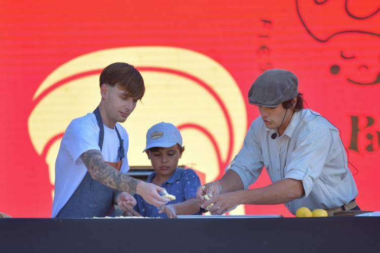 Carhué volvió a vibrar con la Fiesta del Pan