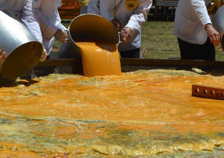 Cuenta regresiva para la 26ª edición de la Fiesta de la Omelette Gigante en Pigüé