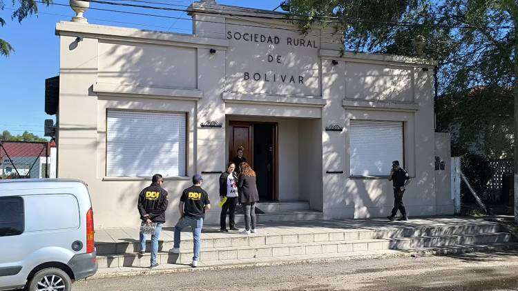 Robaron a una entidad del campo en el interior bonaerense: se llevaron más de $7 millones tras una jineteada