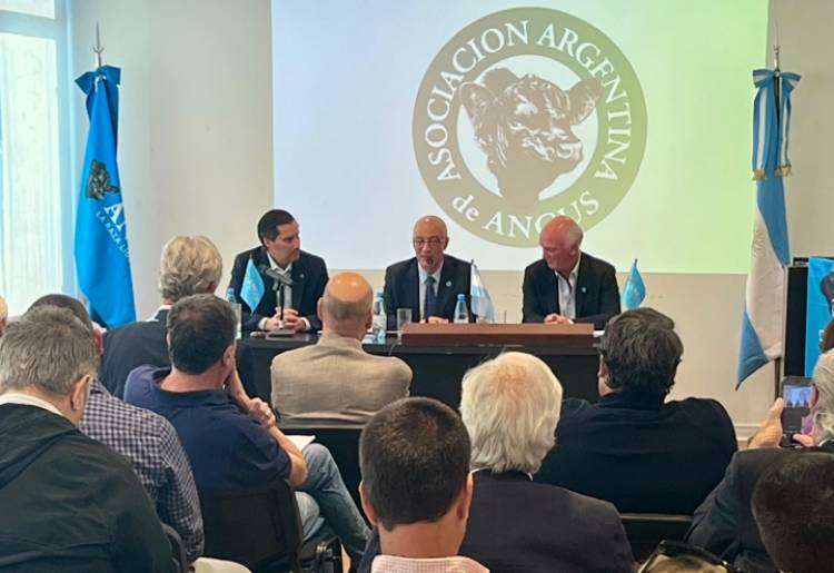Amadeo Derito asumió como nuevo presidente de la Asociación Argentina de Angus