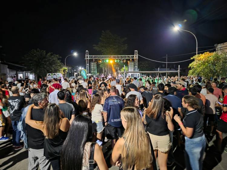Sommernacht: Santa María vivió su primera Fiesta Peatonal