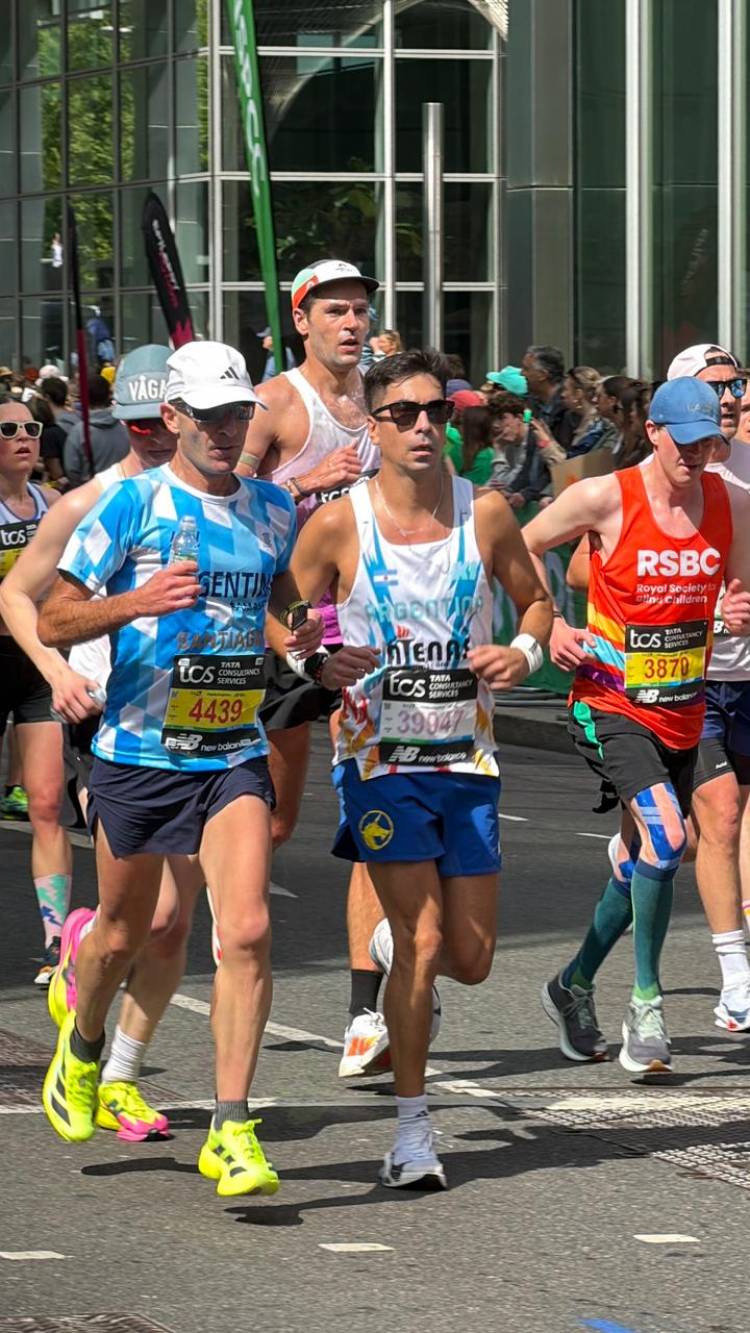 El suarense Santiago Bonaterre batió su marca personal en la maratón de Londres