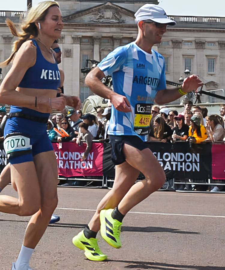 El suarense Santiago Bonaterre batió su marca personal en la maratón de Londres