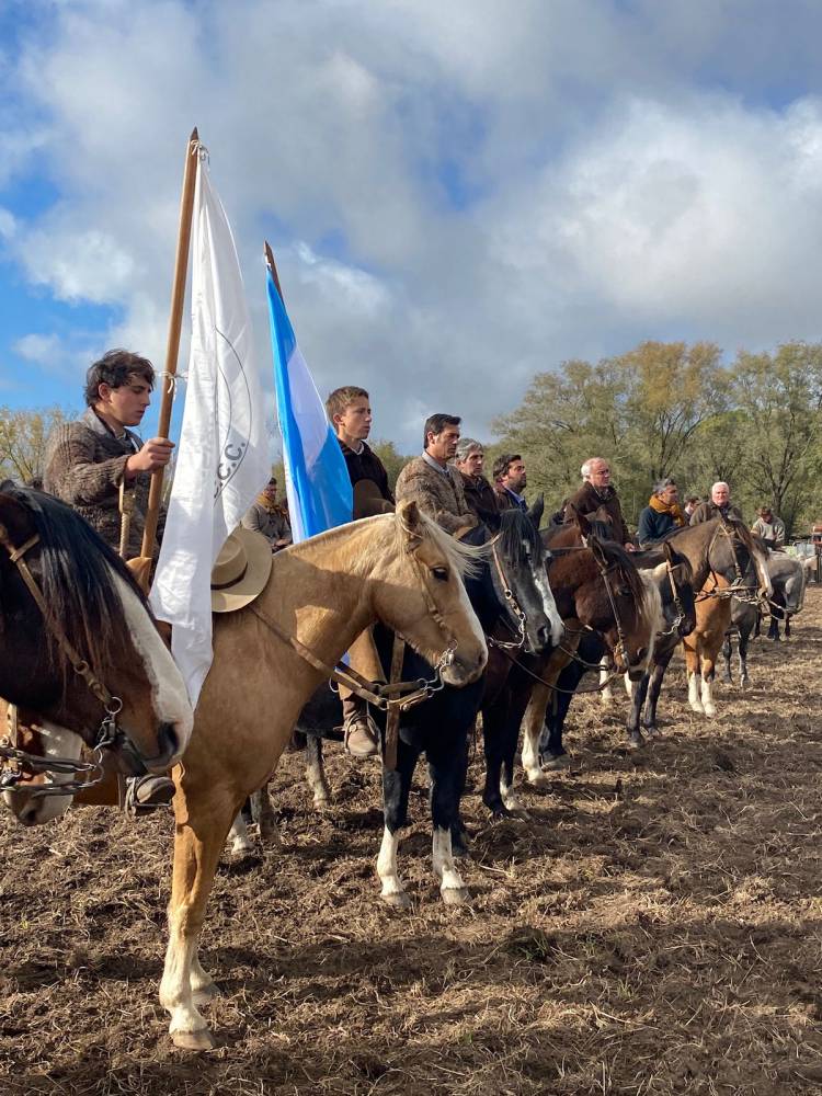 Se inauguró la pista de paleteada en la Sociedad Rural de Coronel Suárez.