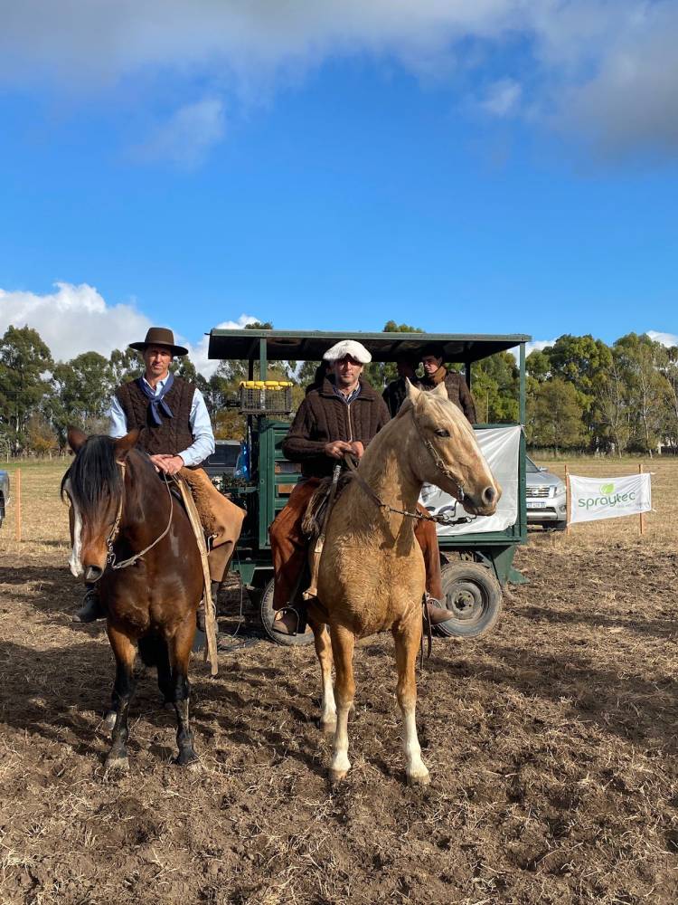 Se inauguró la pista de paleteada en la Sociedad Rural de Coronel Suárez.