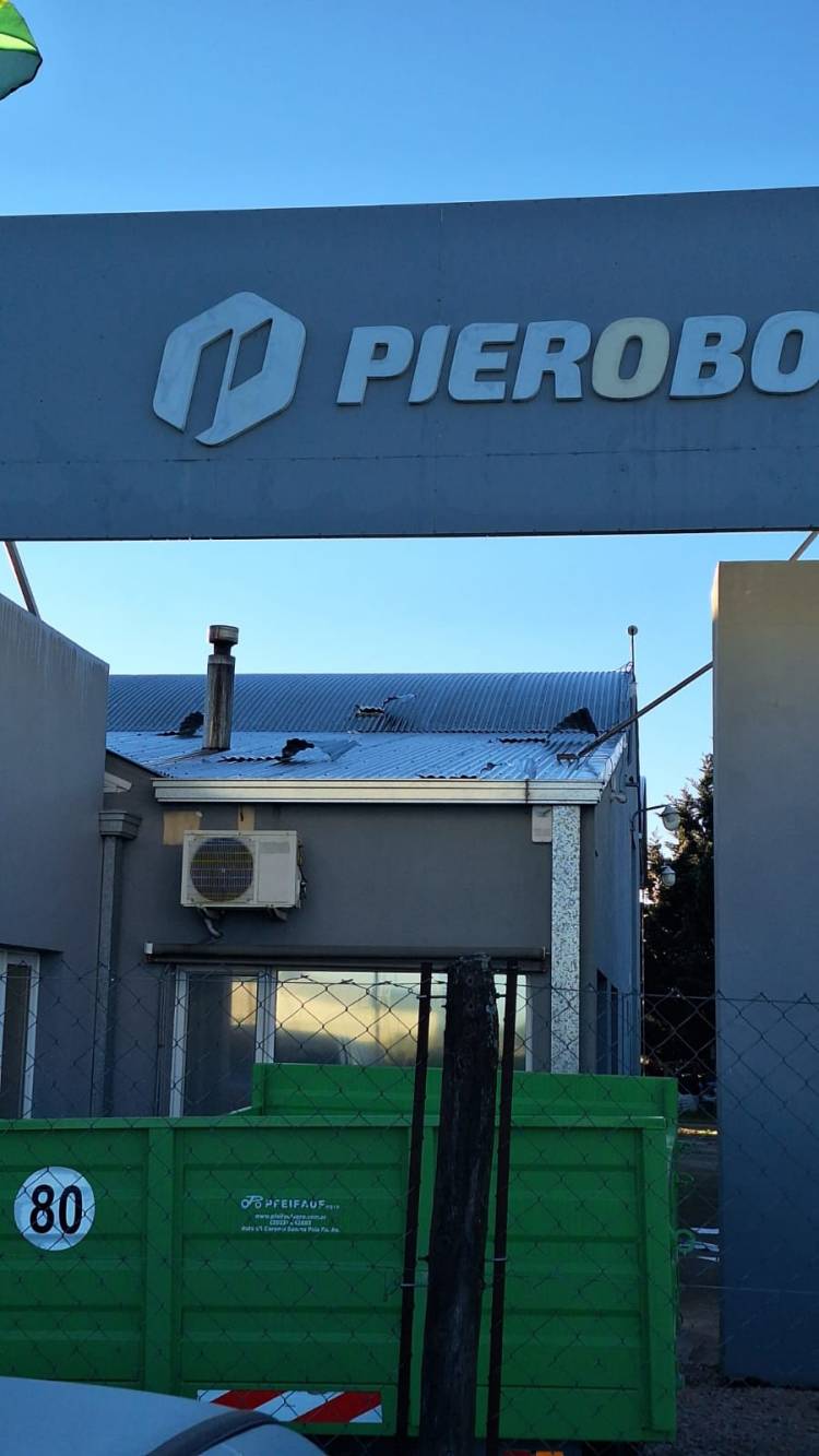 Grave entradera en comercios de insumos y maquinaria agrícola