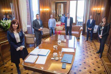 Cristina y Massa otorgaron aumento de 40% al personal del Congreso