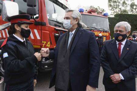 El Presidente anunció beneficios para los bomberos voluntarios de todo el país