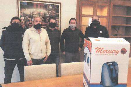 Sindicato Regional de Trabajadores de Luz y Furza de Coronel Suárez entregó 3 concentradores de oxigeno a la Cooperadora del Hospital Municipal