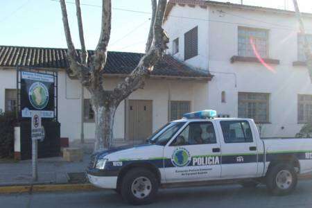 Una mujer denunció que le rompieron su camioneta