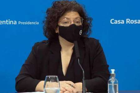 El Gobierno anunció tercera dosis para mayores de 50 años con Sinopharm y vacunas para turistas