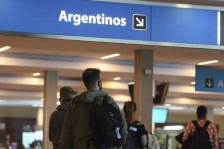 El Gobierno dispuso que las personas que lleguen desde África realicen aislamiento