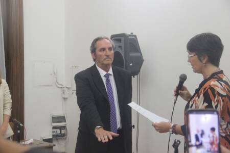 Los concejales electos tomaron juramento en el HCD