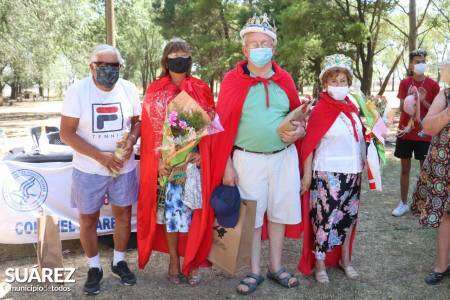 Celebración de 10 años de permanencia de la colonia de vacaciones: elección del rey y la reina del Consejo de Adultos Mayores y de la Comparsa