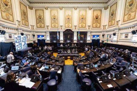 Cada senador le cuesta a la Provincia más de $20 millones al mes y en el año hubo apenas tres sesiones