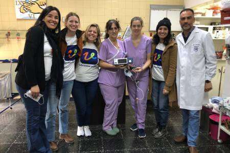 Vecinos App entregó un oxímetro al Hospital Municipal